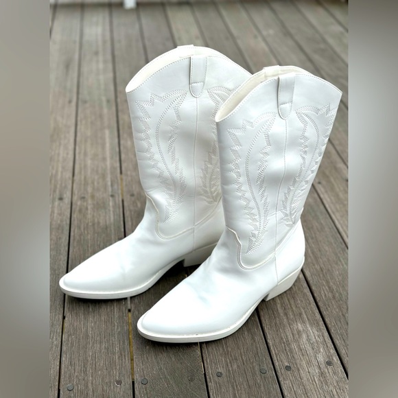 Madden Girl Shoes - White Redford Cowboy Cowgirl Boots Vegan White Leather NWT